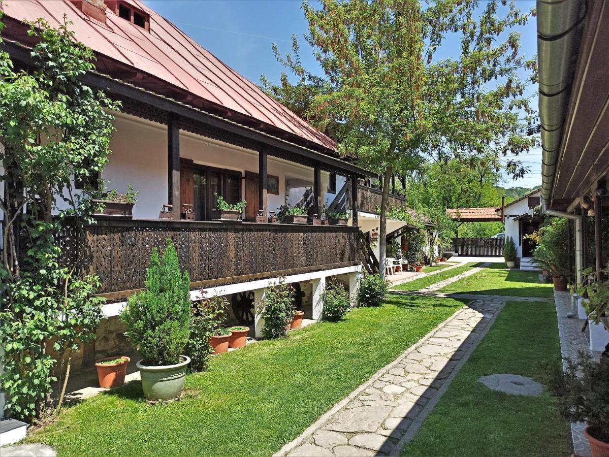 Casa Veche Hotel Maldaresti Exterior photo